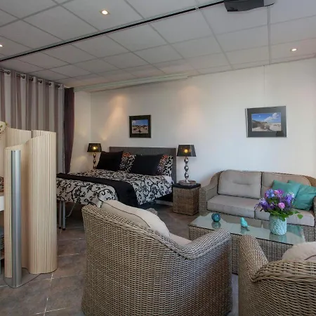 Charming Holiday In Katwijk South Holland With Terrace Ferienhaus Katwijk aan Zee